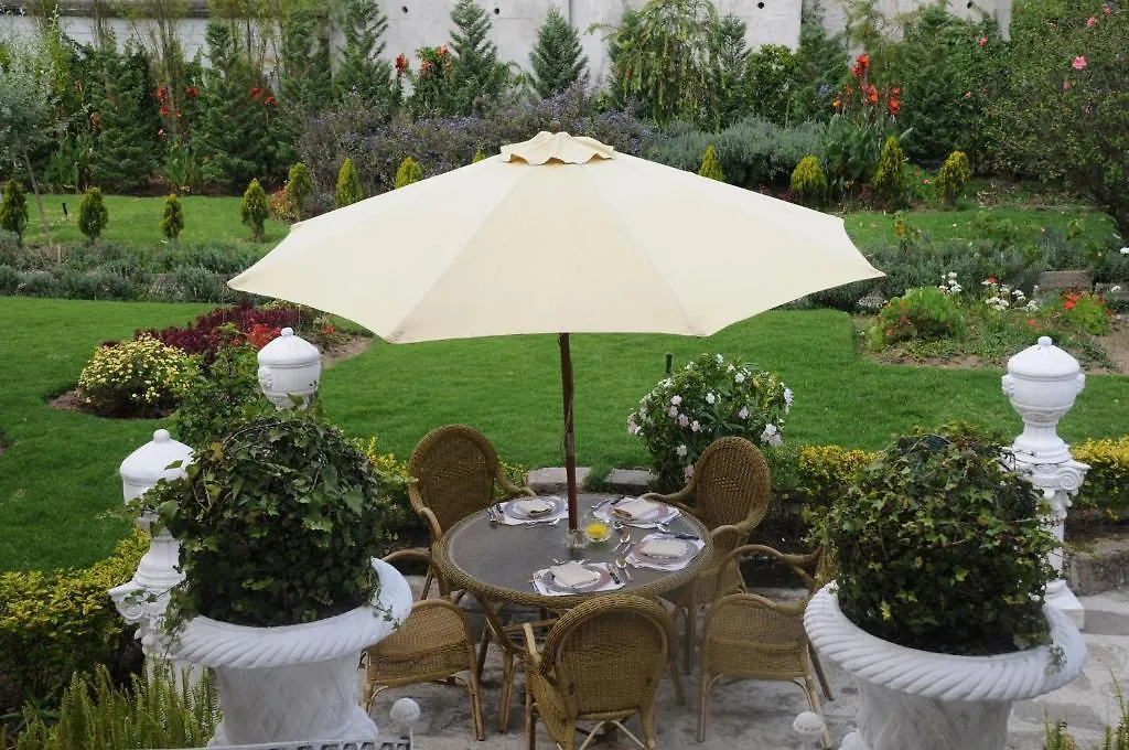Boutique Hotel Mansion Del Angel Puembo